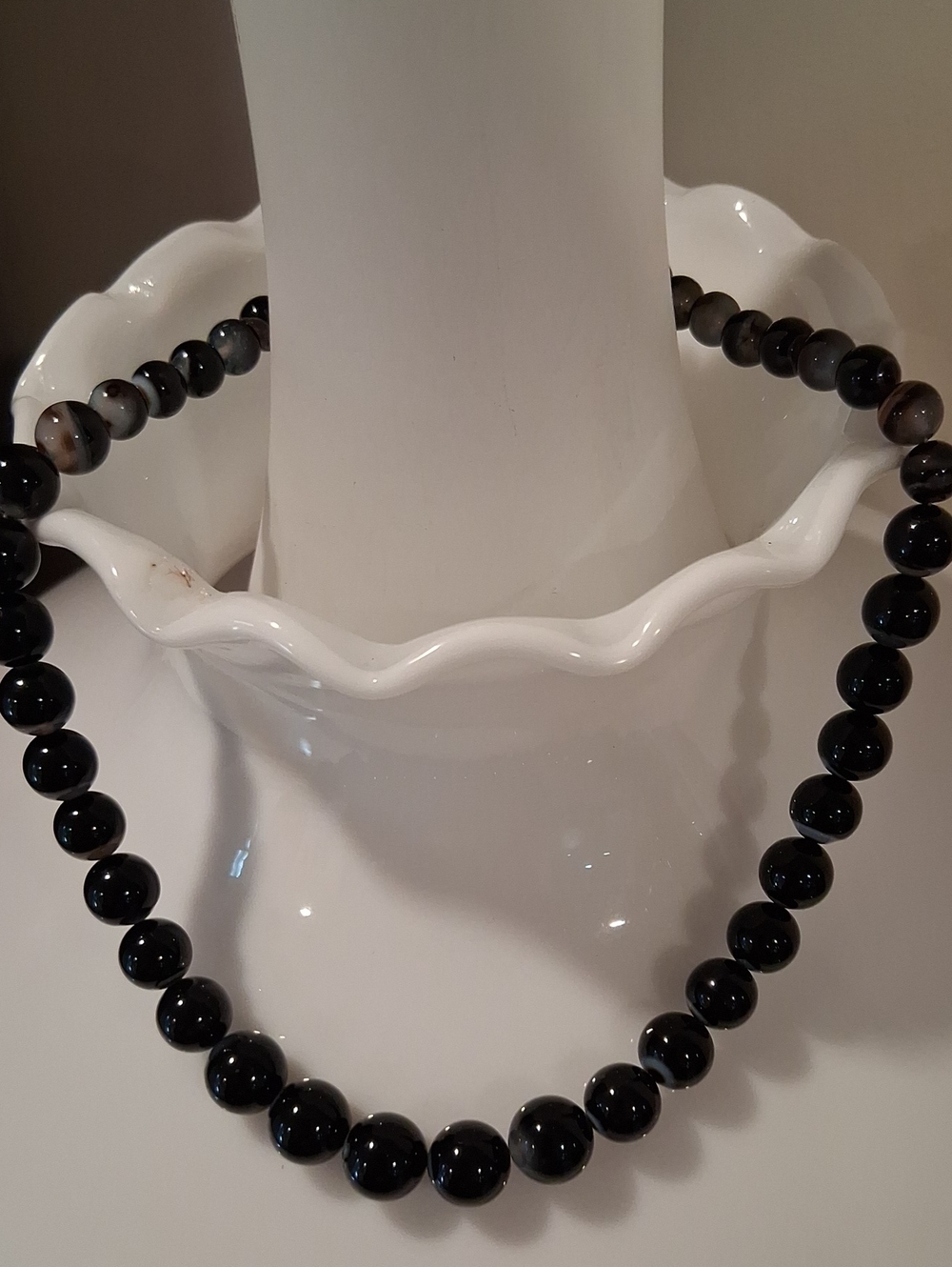Classic Black Agate Bead Necklace Screw Closure